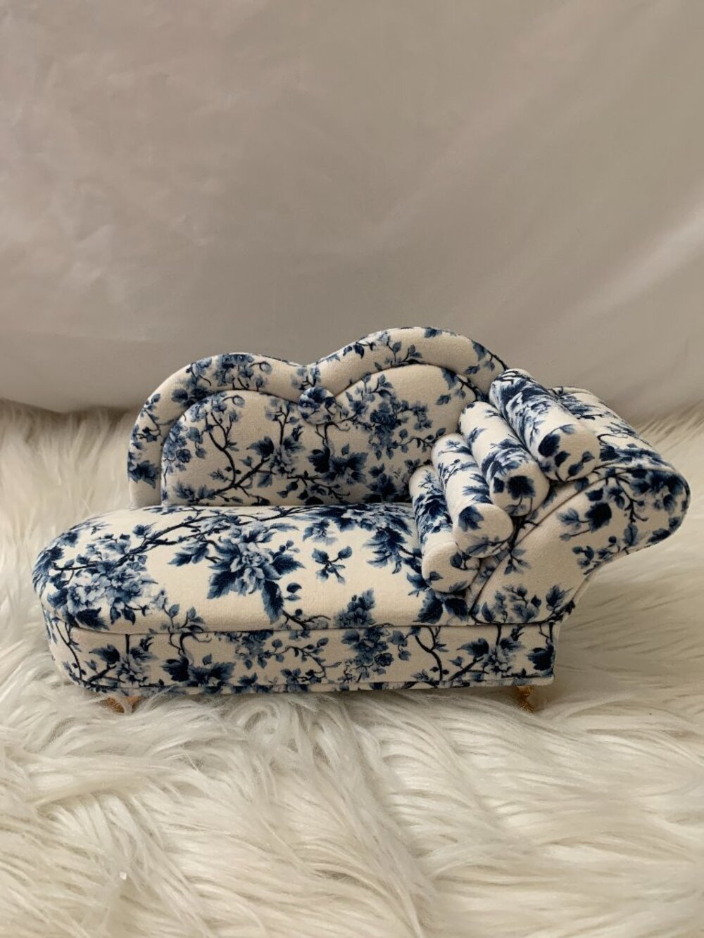 UNBRANDED Floral Printed Mini Chaise Lounge Jewelry Organizer